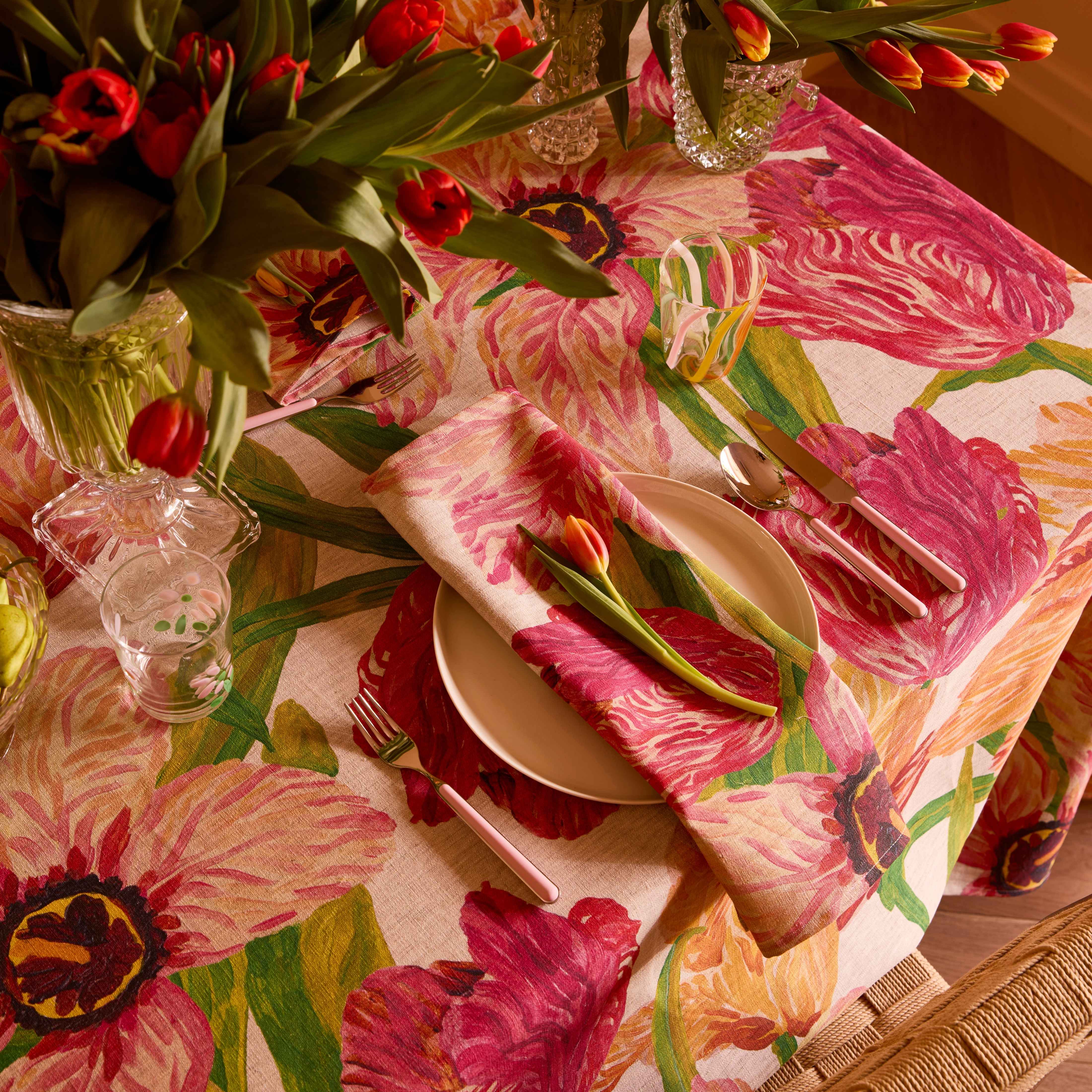 Mother's Day tulip tableware on the dining table
