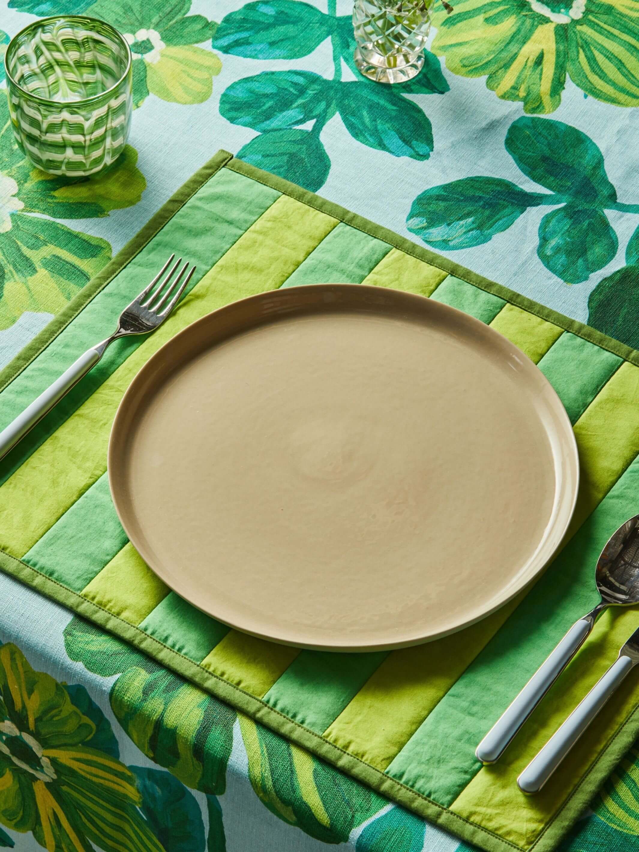 Fantasia Cutlery Set: Light Blue
