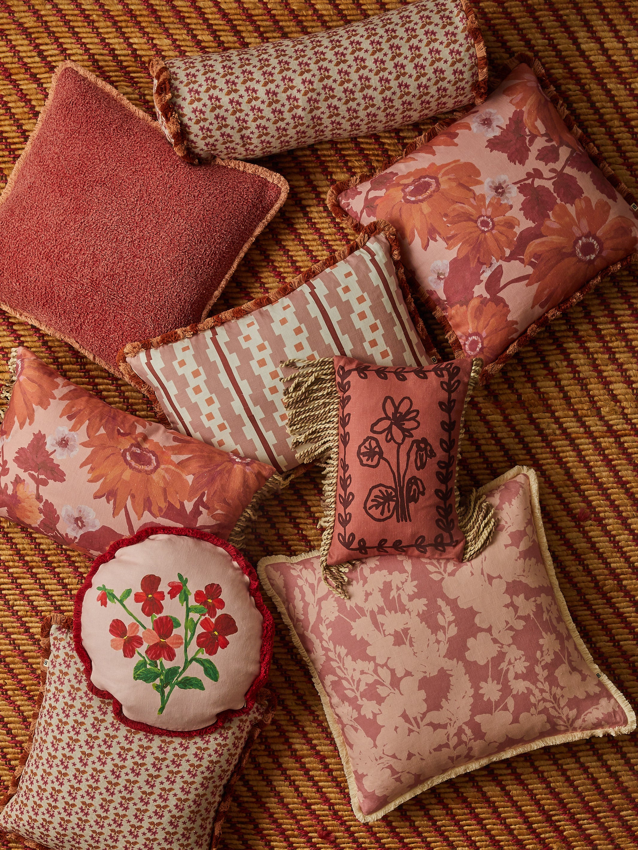 Grain Coral Cushion