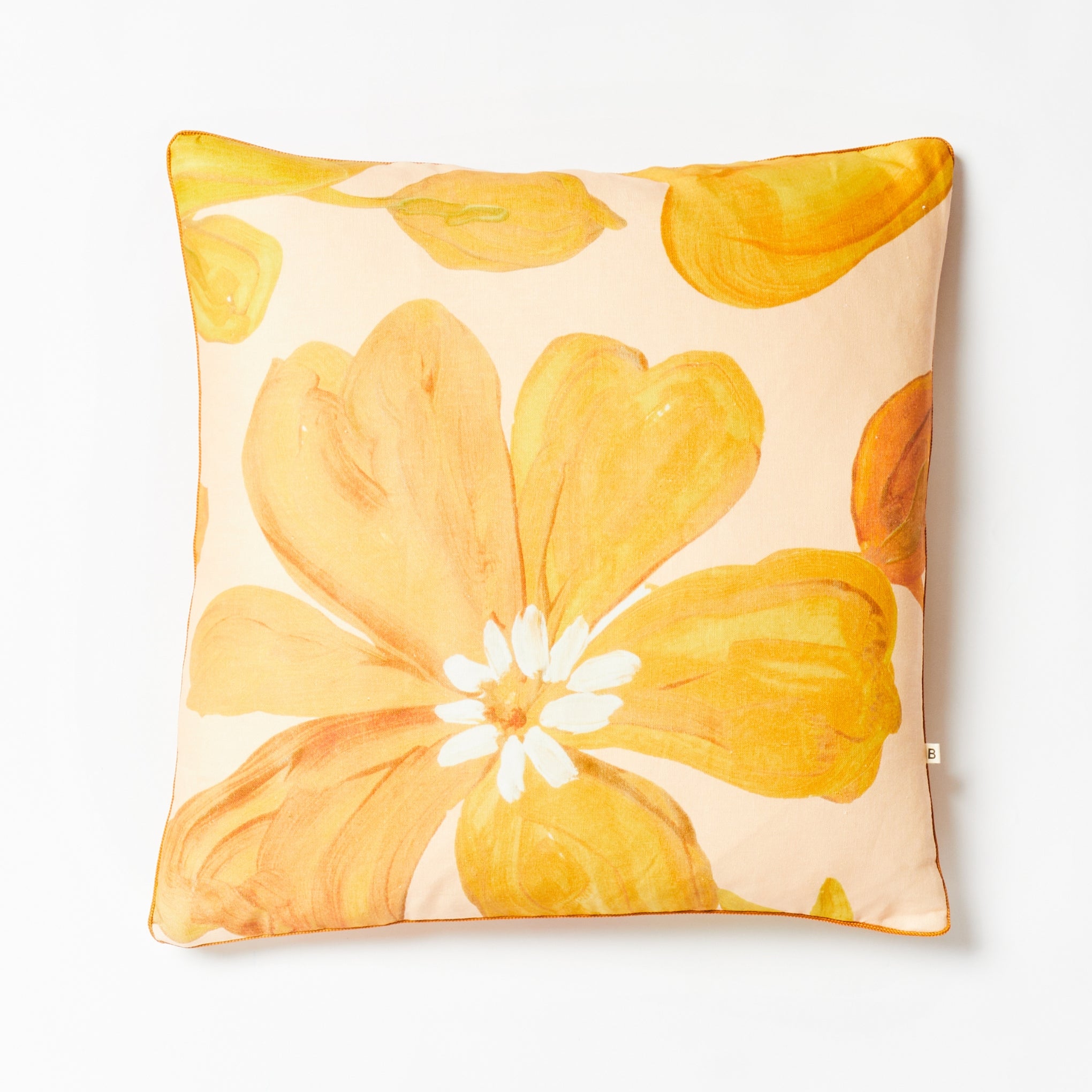 Flower Cushion / Gold 60cm | www.innoveering.net