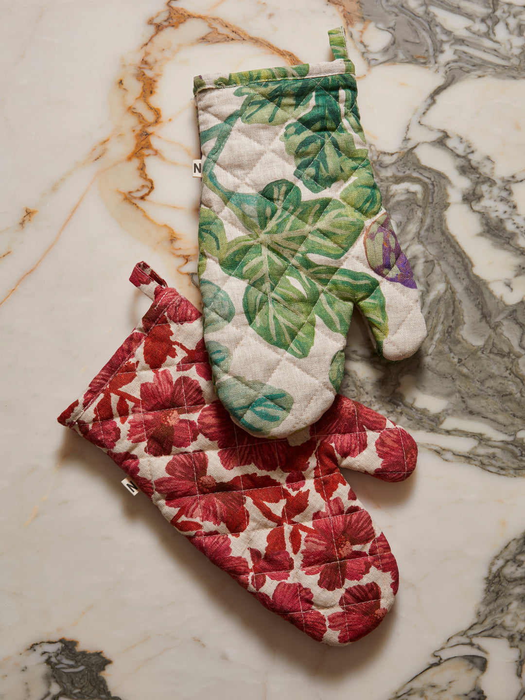 Leon Cerise Oven Mitt