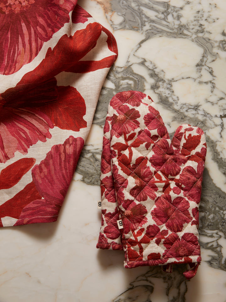 Leon Cerise Oven Mitt