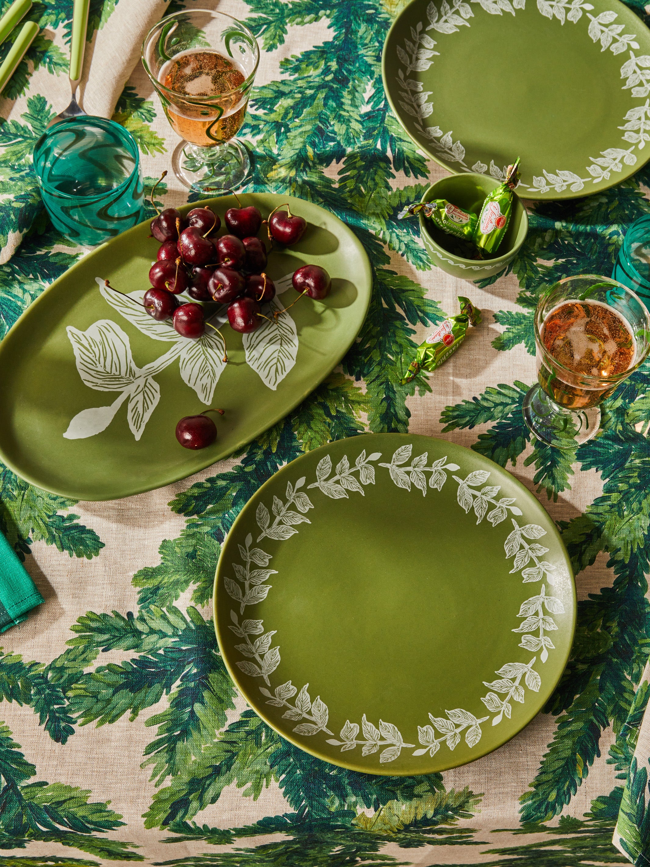 Vines Green Oval Plate