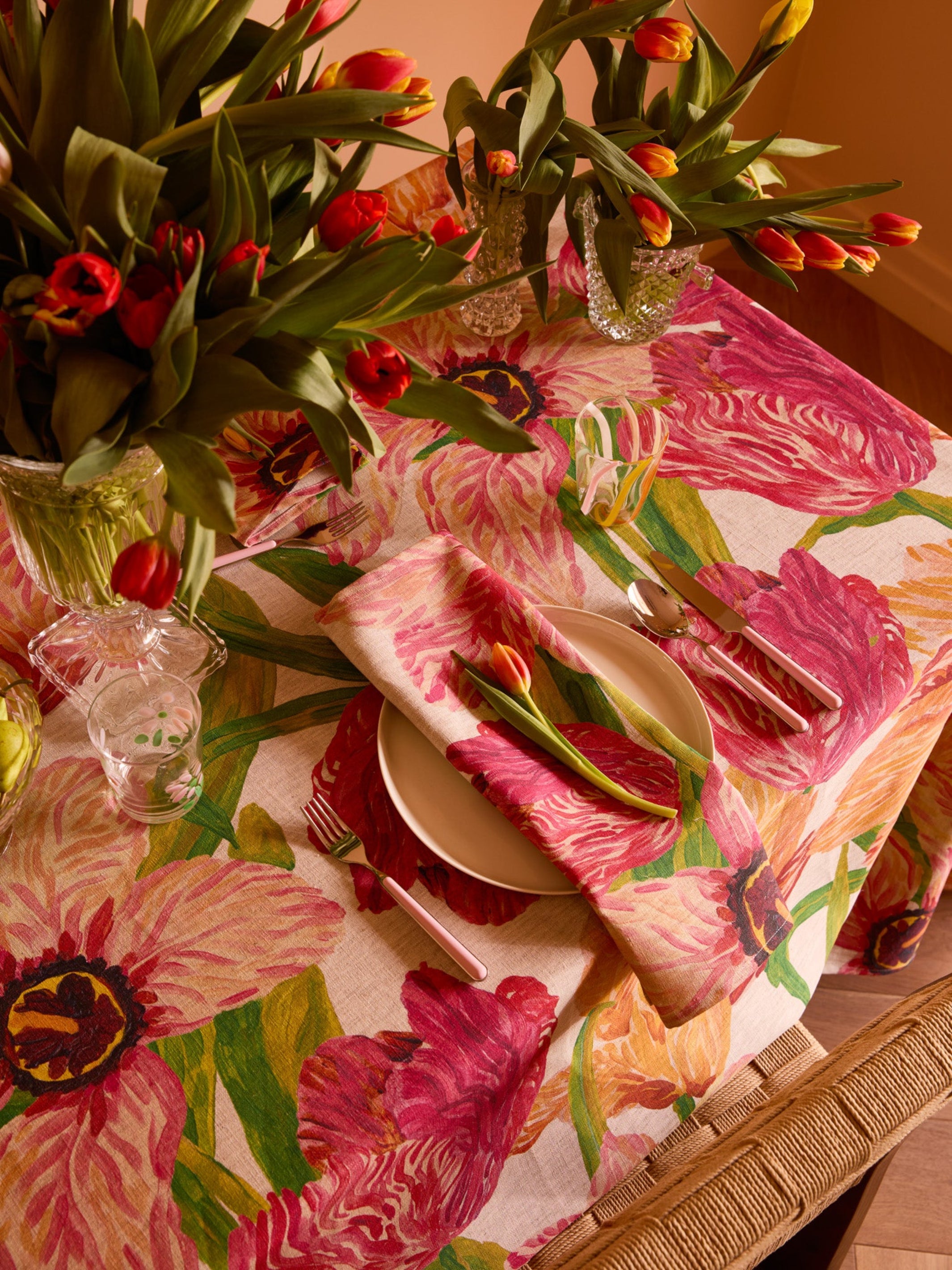 Tulip Multi Linen Tablecloth