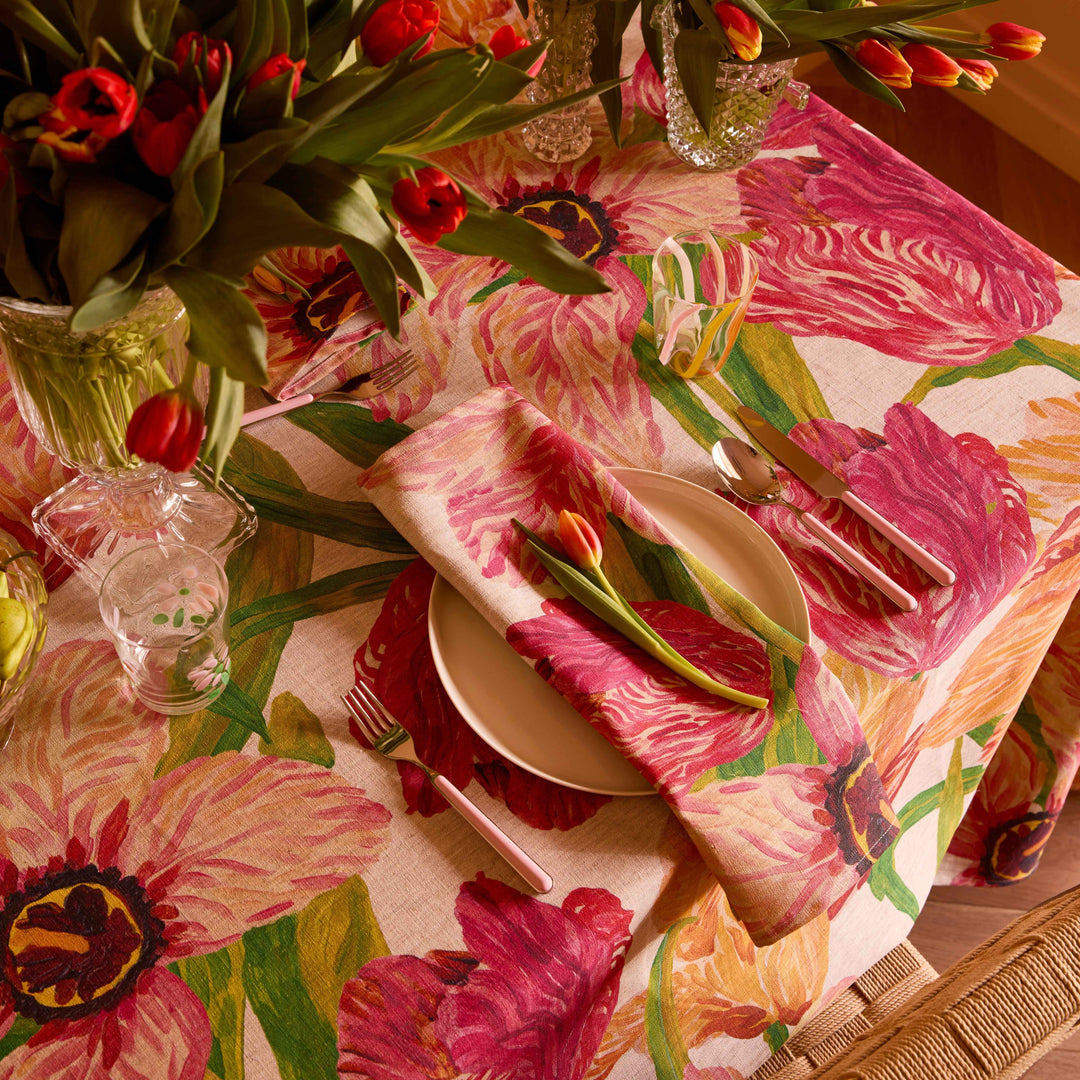 Mother's Day tulip tableware on the dining table 