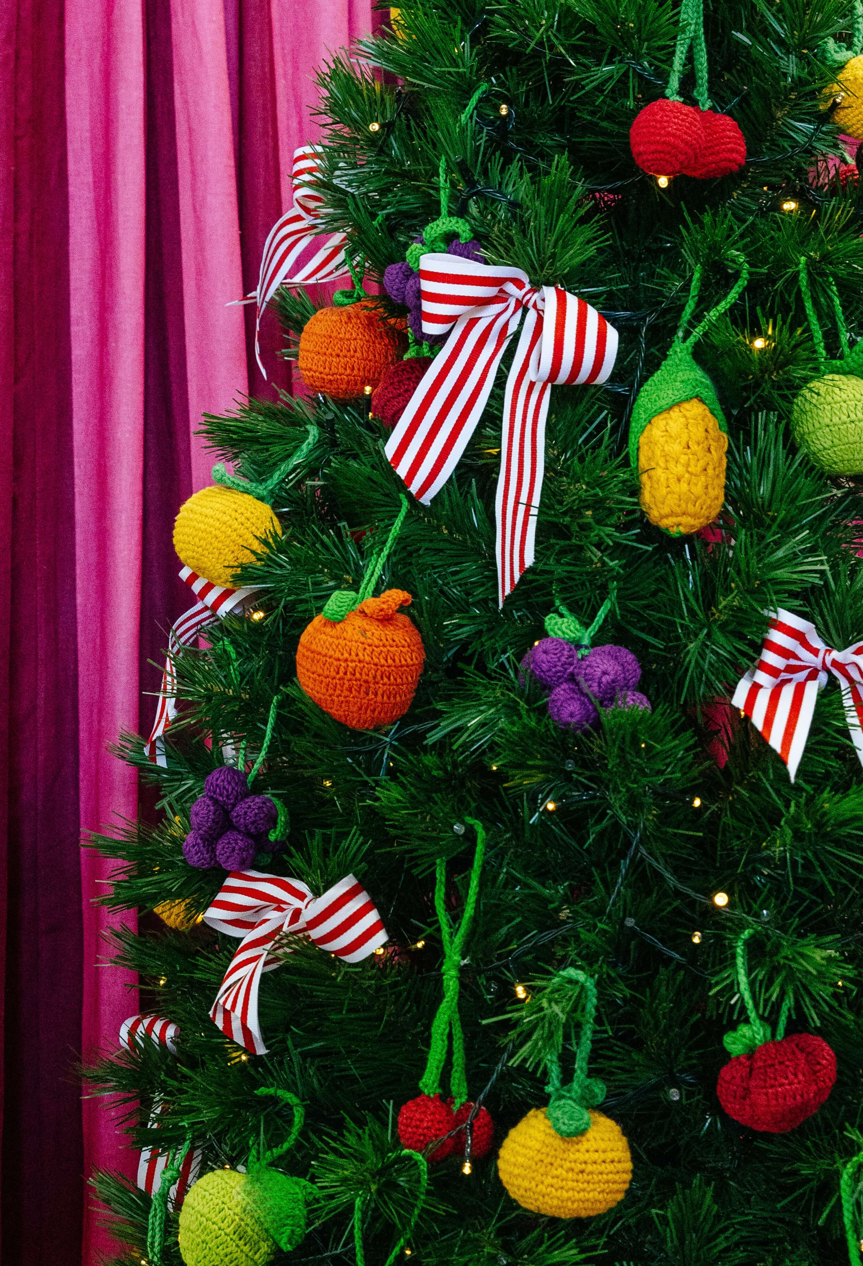 A Colour Lover’s Guide to Christmas Decorating