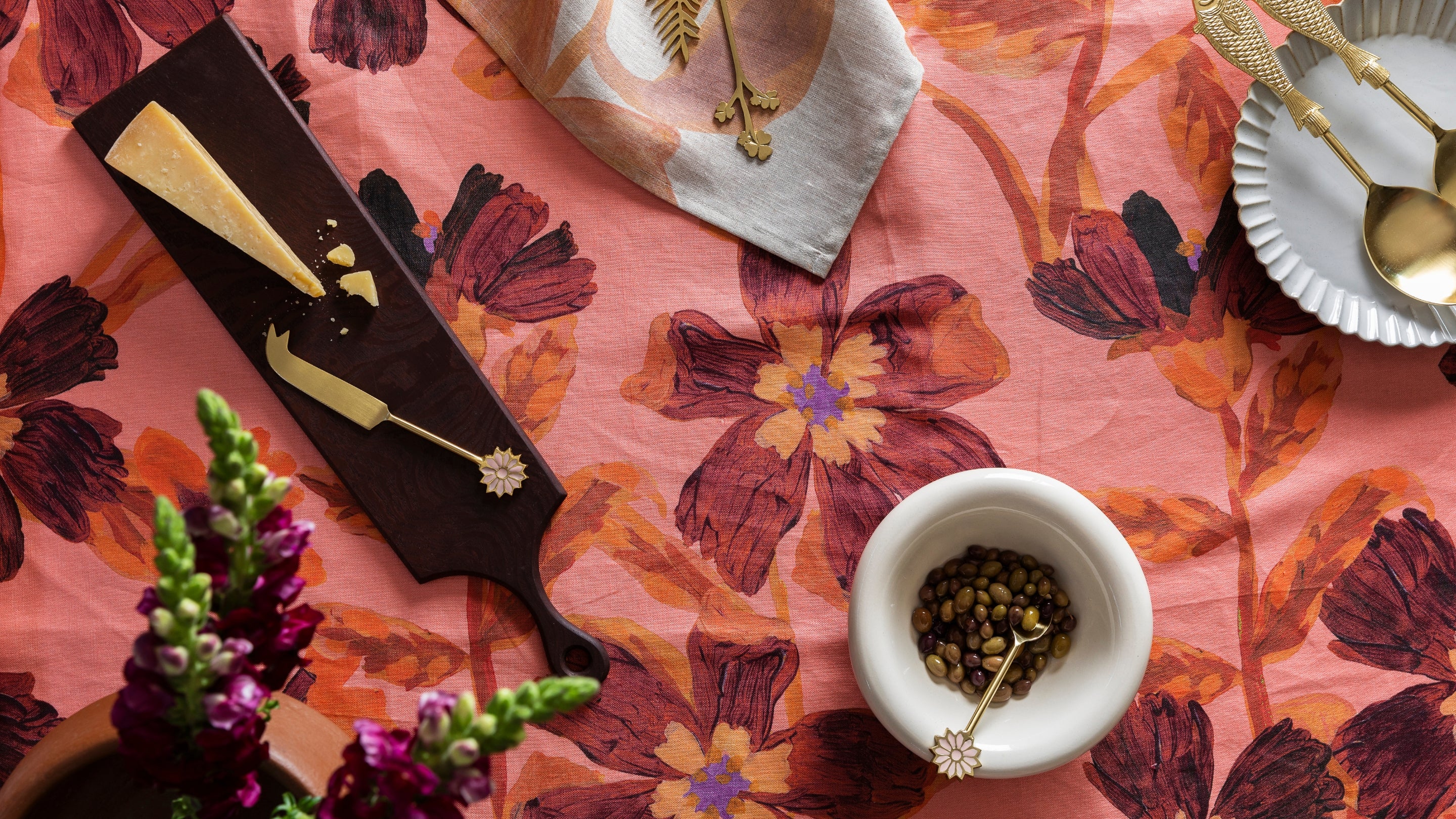 Pink Tableware