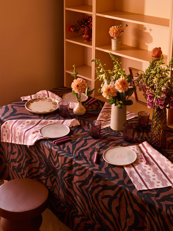 Fantasia Cutlery Set: Pink