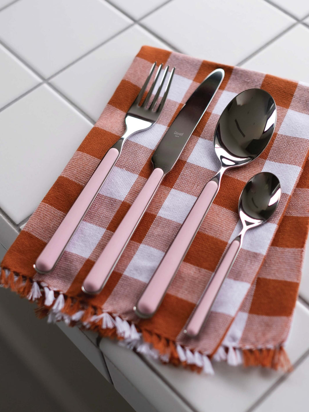 Fantasia Cutlery Set: Pale Rose