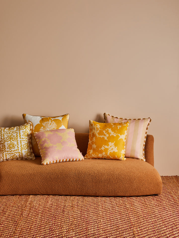 Geranium Sunny Linen Cushion