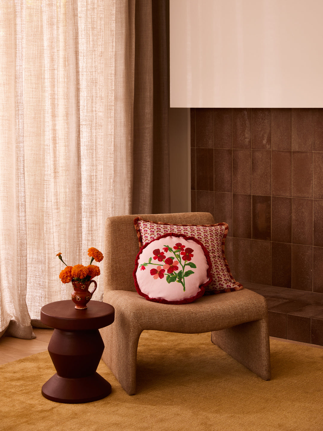 Mini Viola Round Linen Cushion