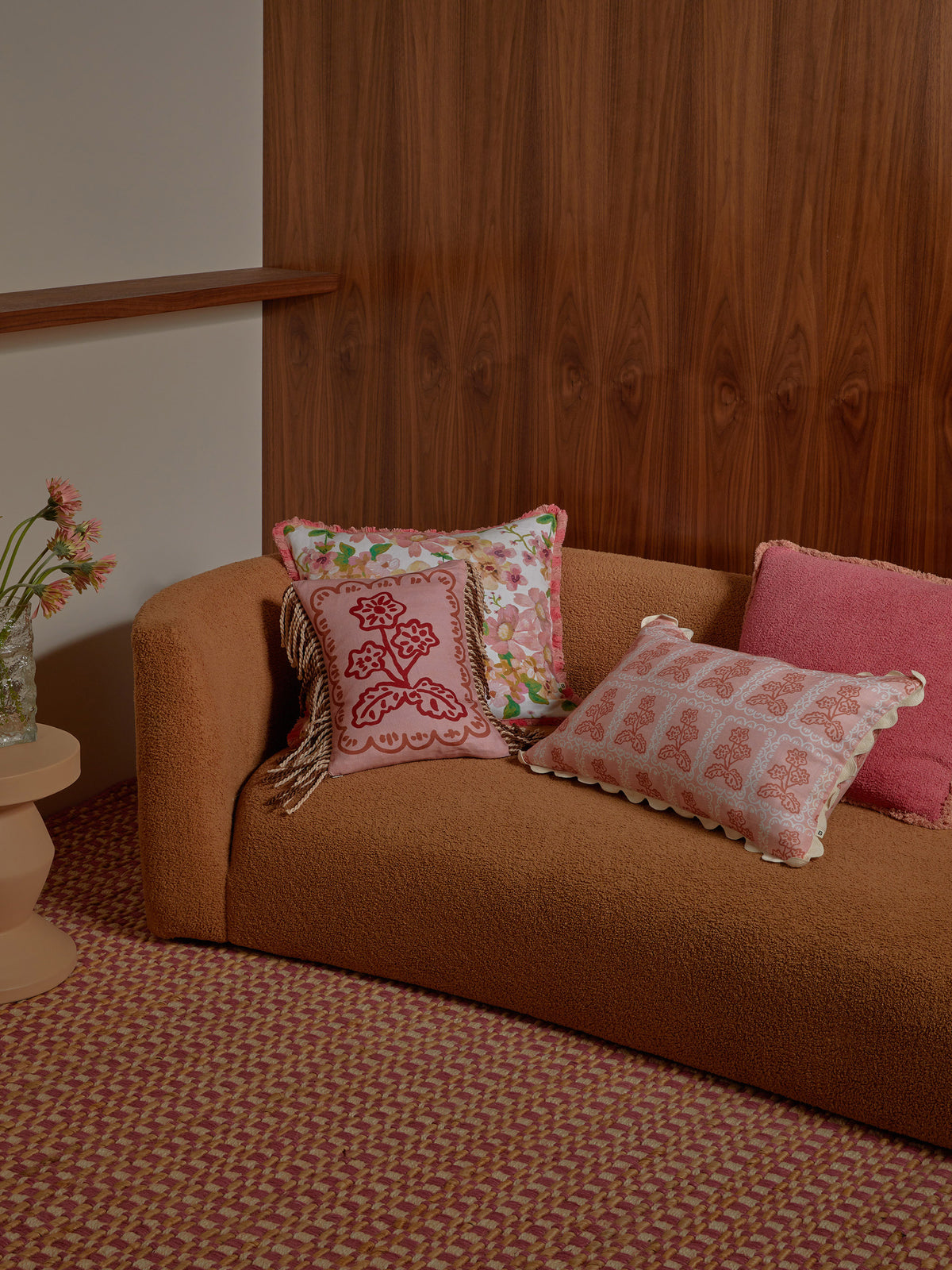 Grain Coral Cushion