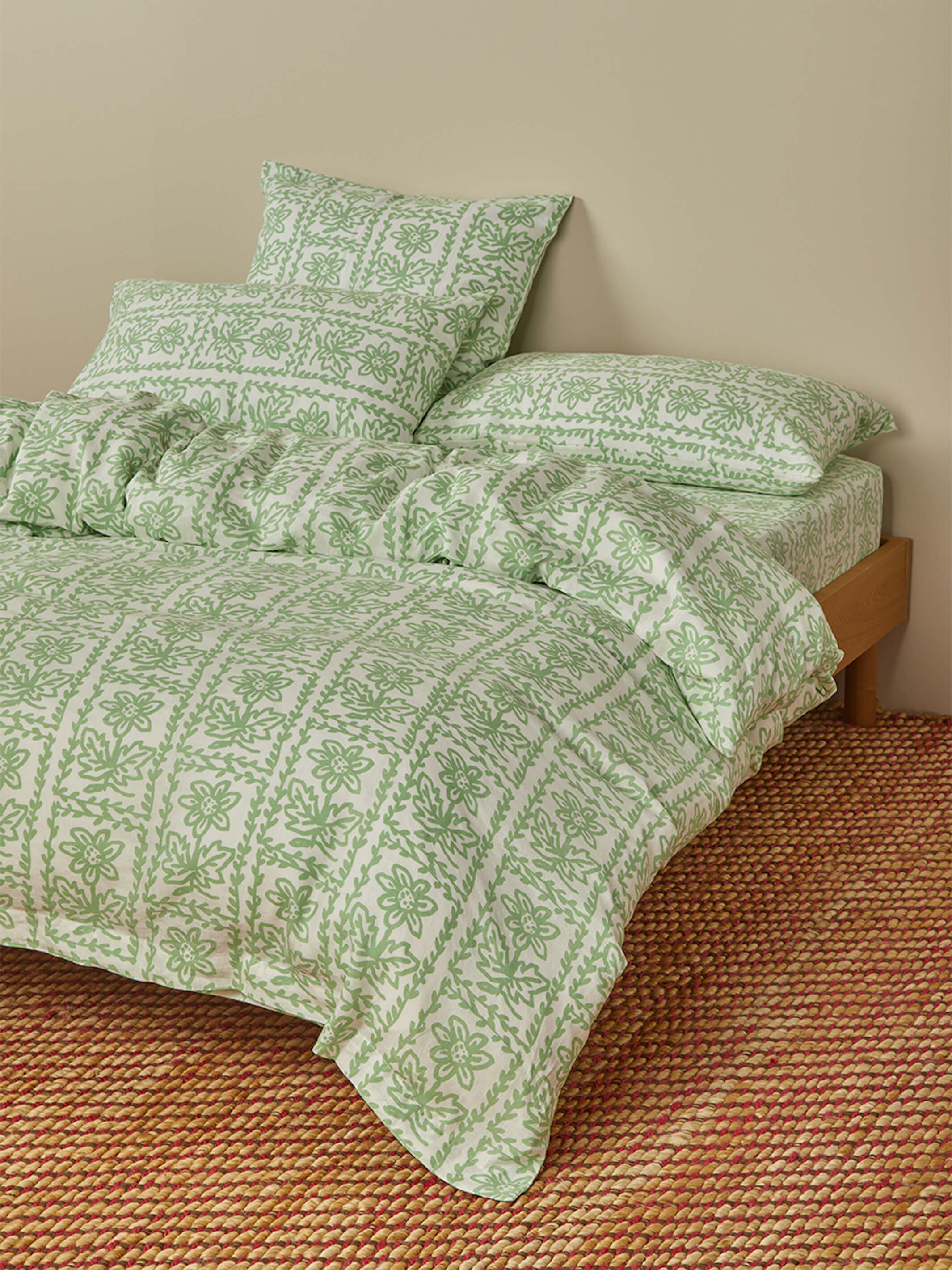 Daisy Sage Linen Quilt Cover