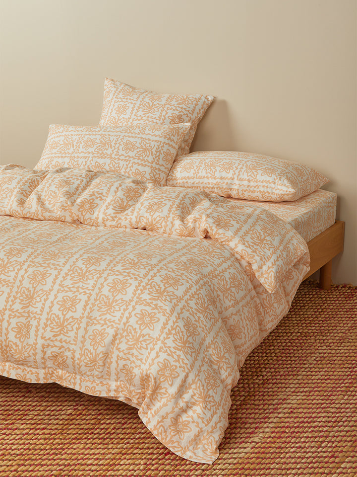 Daisy Buff Linen Quilt Cover