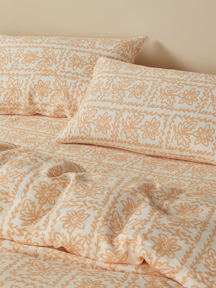 Daisy Buff Linen Quilt Cover
