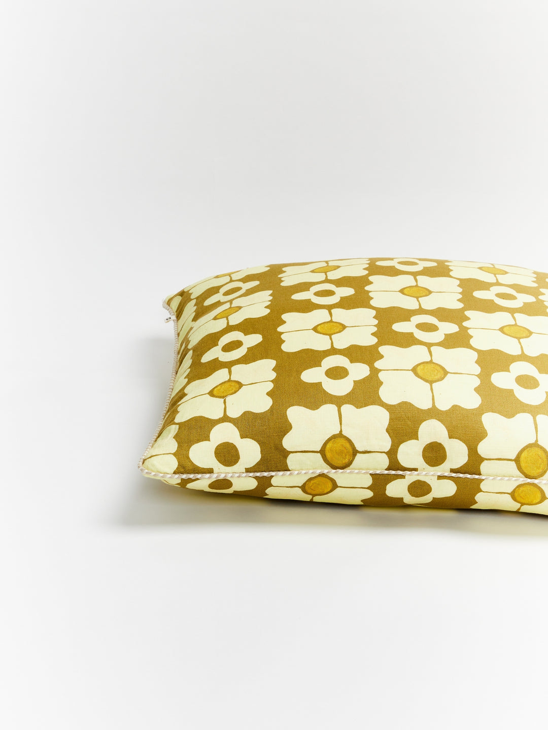 Carnation Moss Cushion