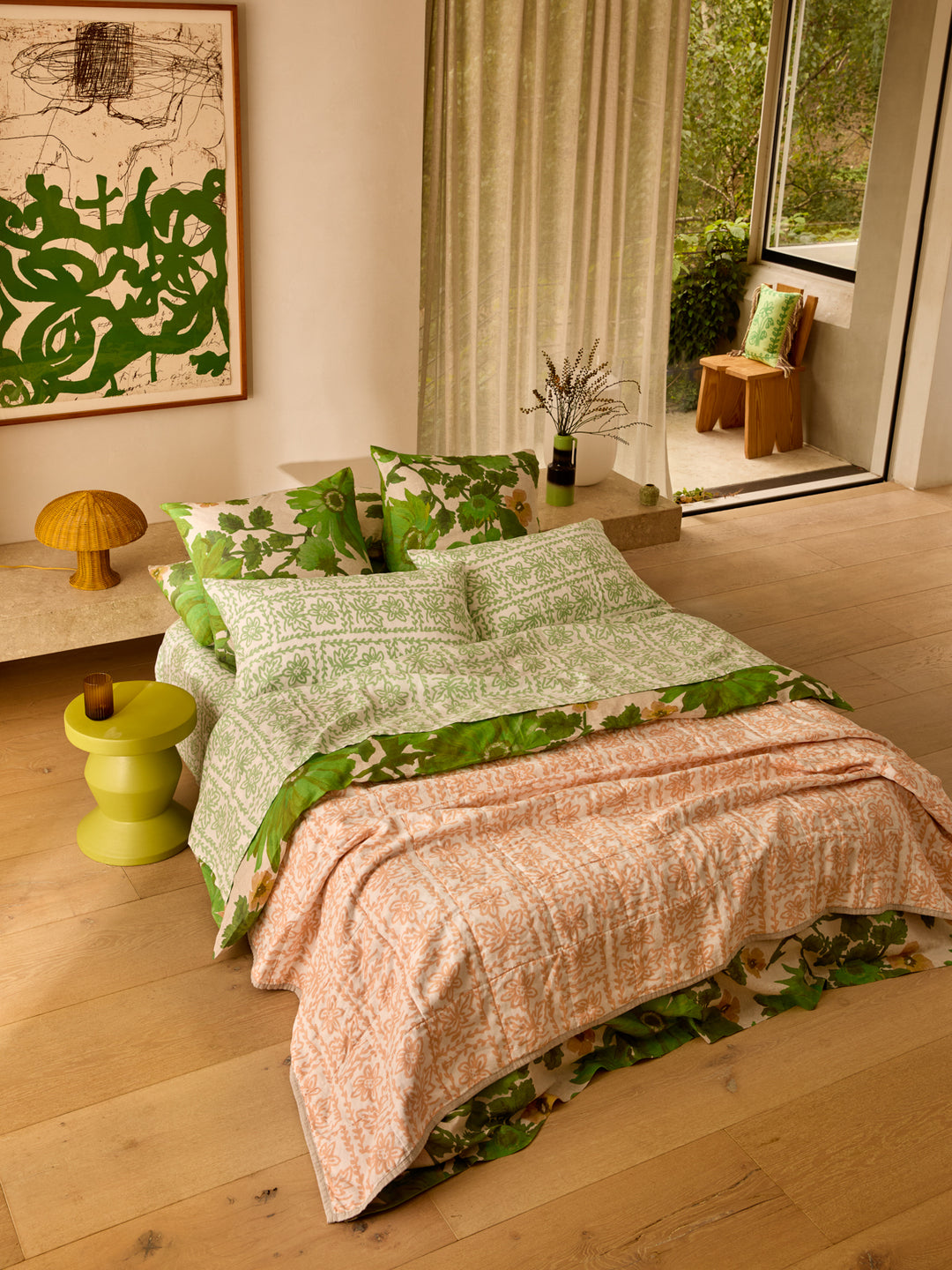 Pedestal Side Table Lime