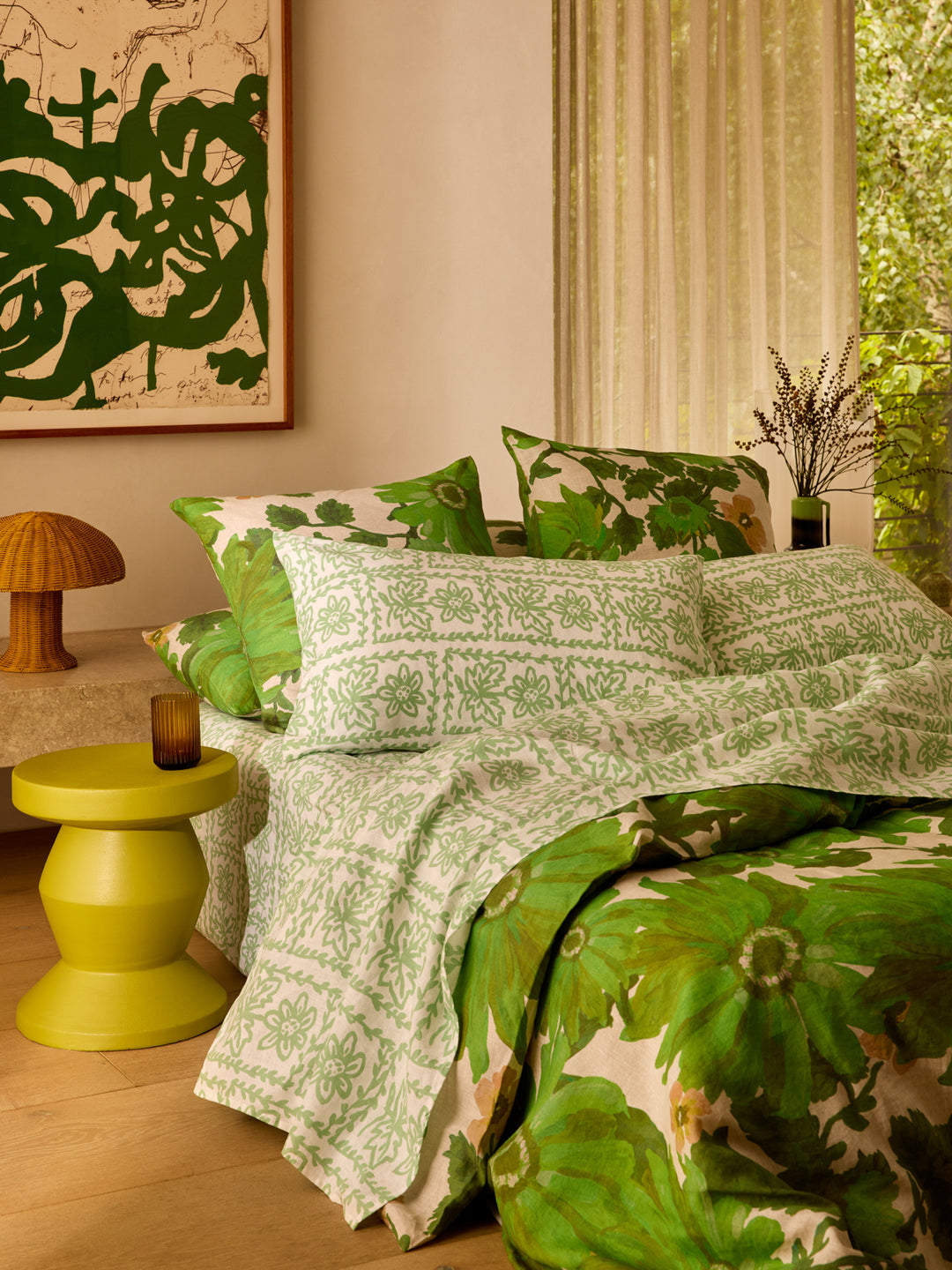 Pedestal Side Table Lime