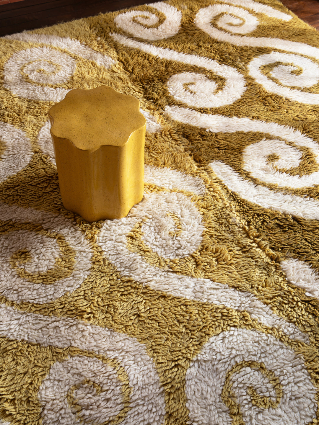Wave Side Table Speckle Mustard