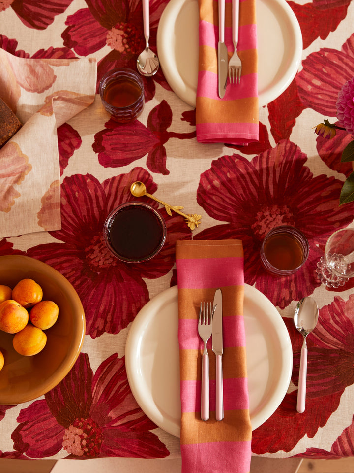 Leon Cerise Round Tablecloth