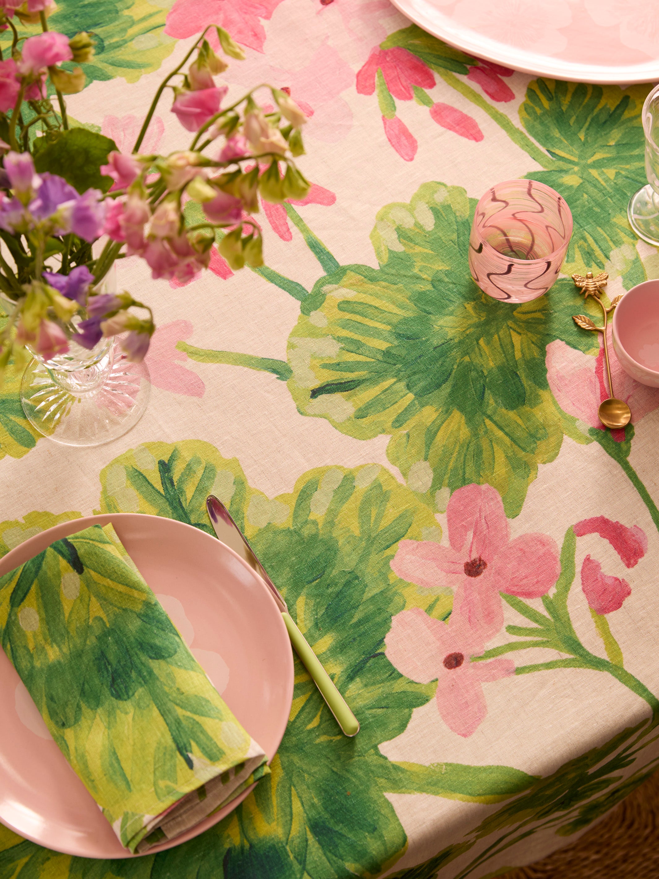 Geranium Multi Linen Tablecloth