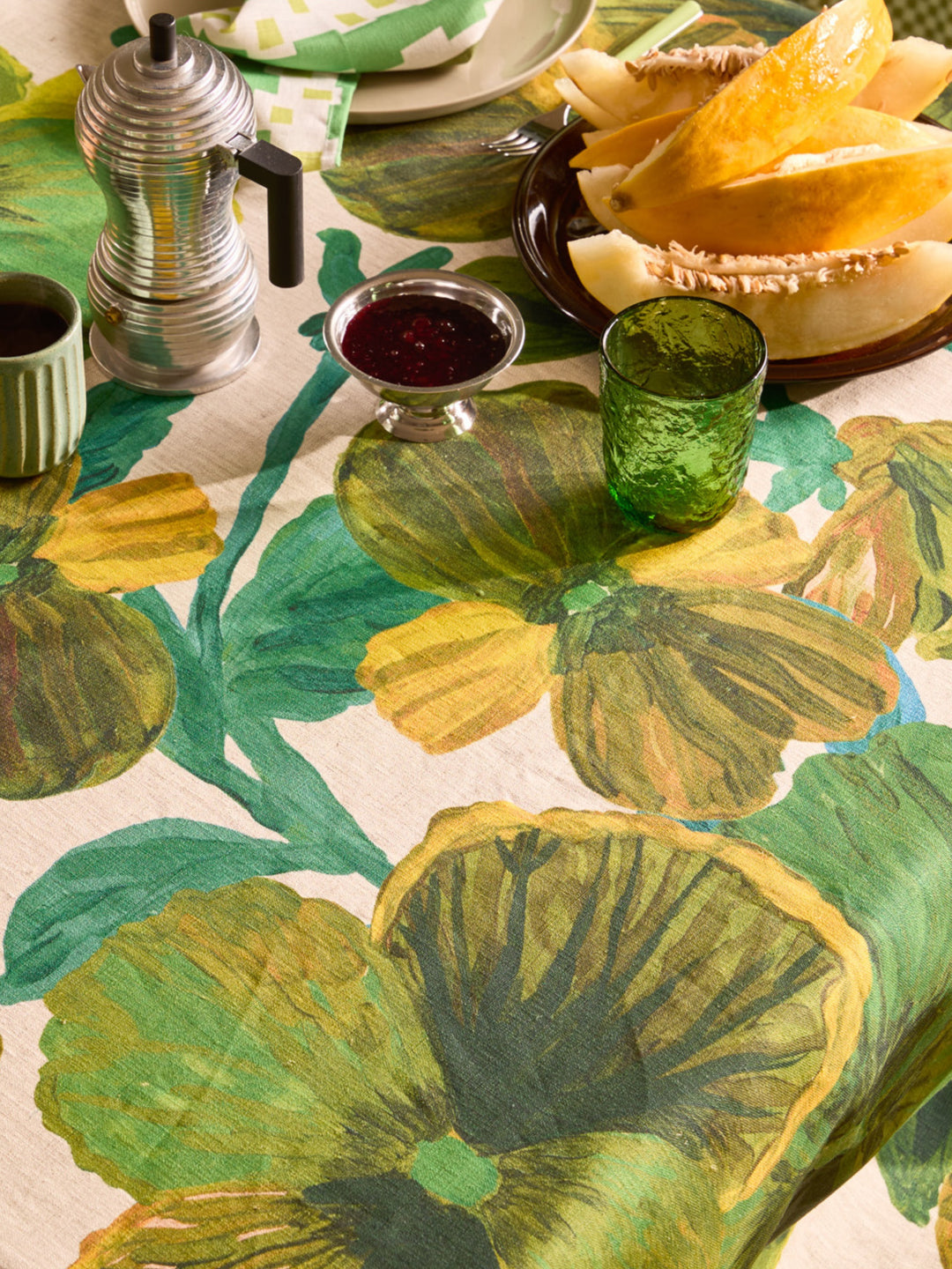 Wild Pansy Verde Linen Tablecloth Round