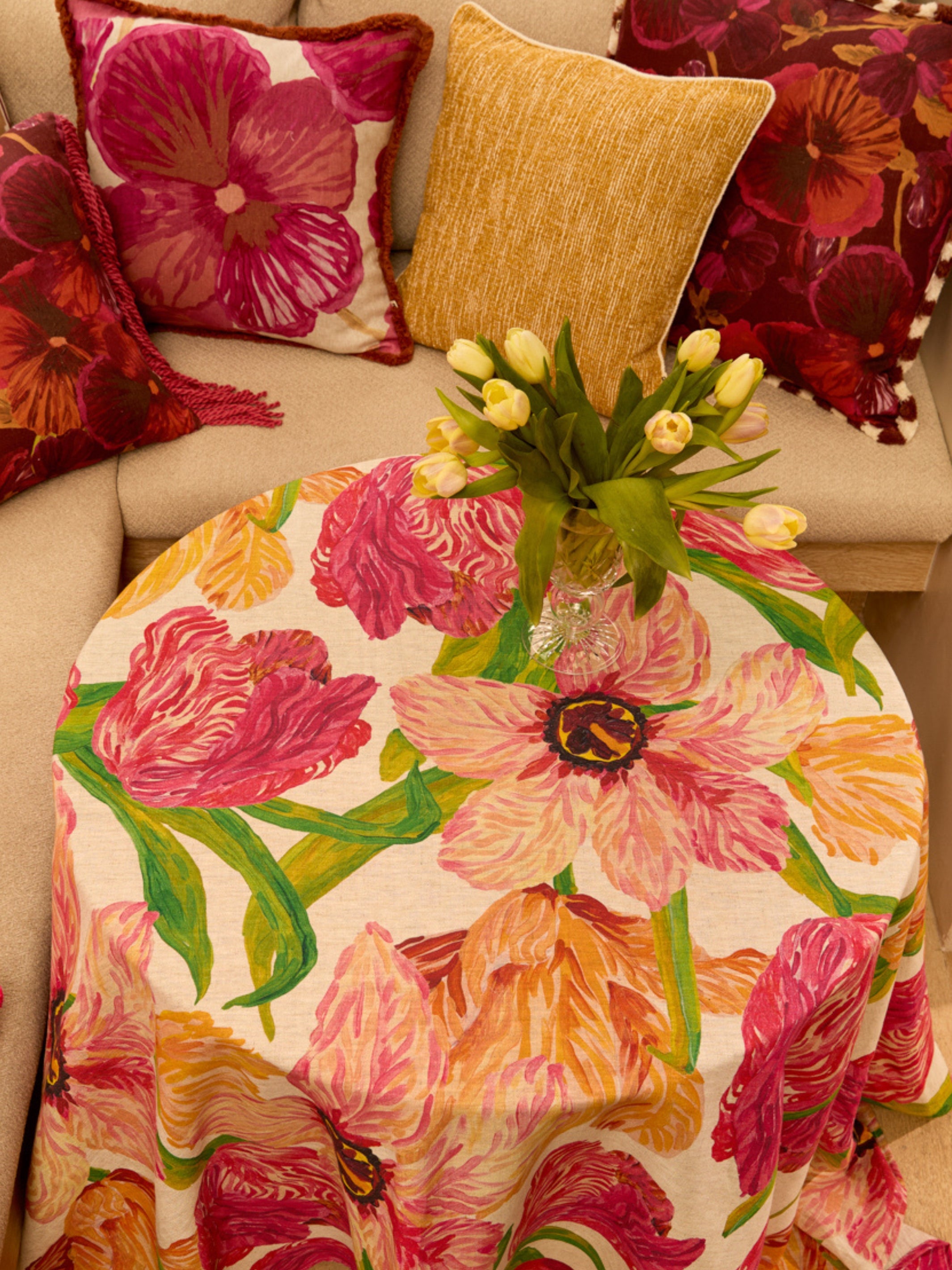 Tulip Multi Linen Tablecloth Round - Almost Perfect