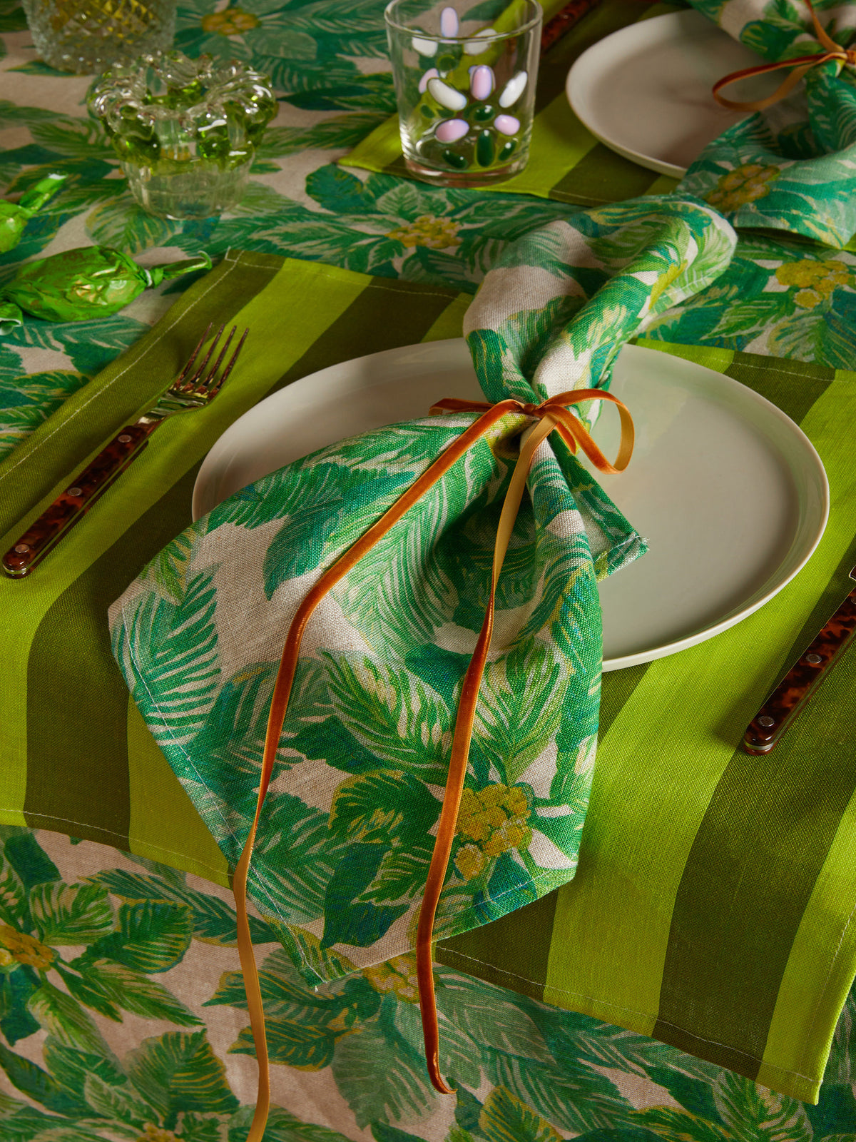 Poinsettia Green Linen Napkins