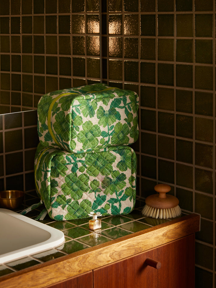 Leon Emerald Large Toiletry Bag